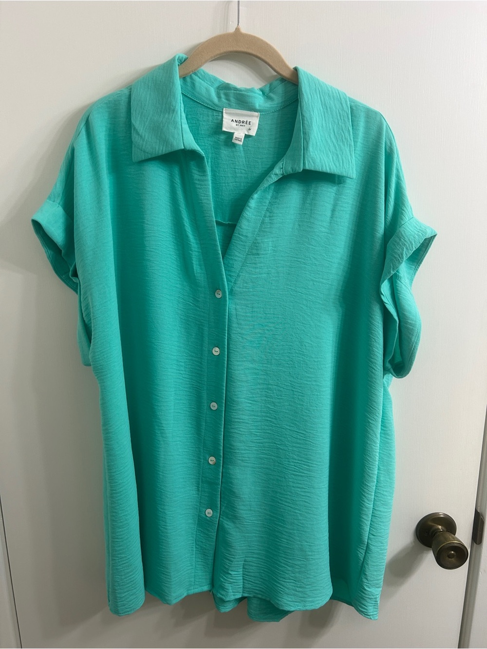 Andree by Unit Short-Sleeve Button Front Blouse